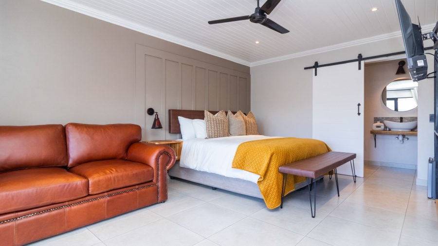9 Bedroom Property for Sale in Westcliff Western Cape